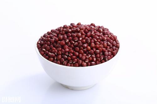 怎样种红豆需要用怎样的水 红豆的种植方法和时间及怎么施肥